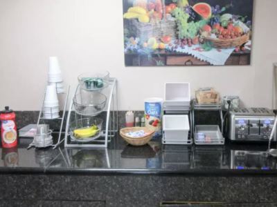 Rodeway Inn Монтгомери Экстерьер фото