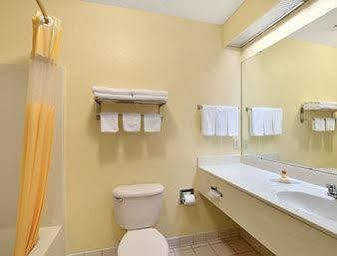 Rodeway Inn Монтгомери Экстерьер фото